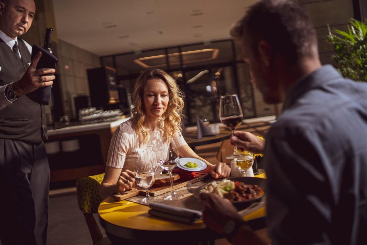 Danubius Hotel Helia Budapest Bagian luar foto